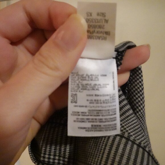 American Apparel Check Circle Skirt in Black and White. Size Extra Small. - Picture 7 of 7